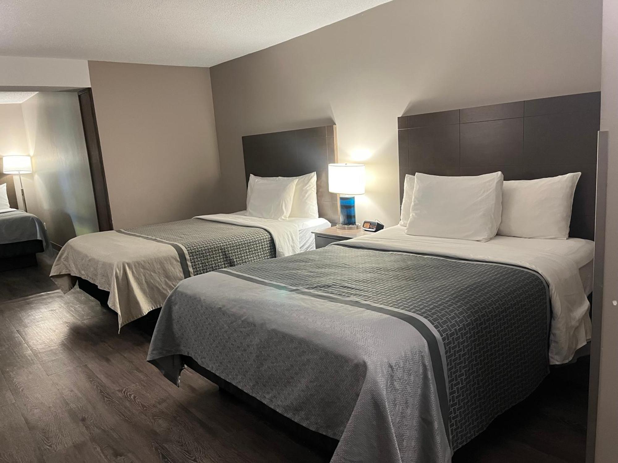 Travelodge Hotel By Wyndham ססקאטון מראה חיצוני תמונה